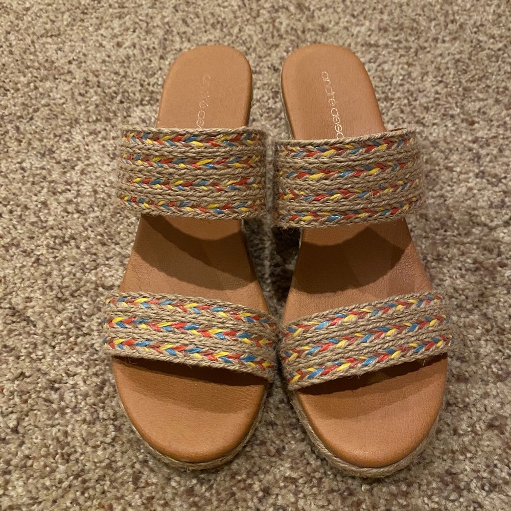 Artisan Brown and Tan Slide Sandals with Woven Straps🤎